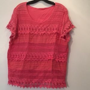 Casual top with embroidered design